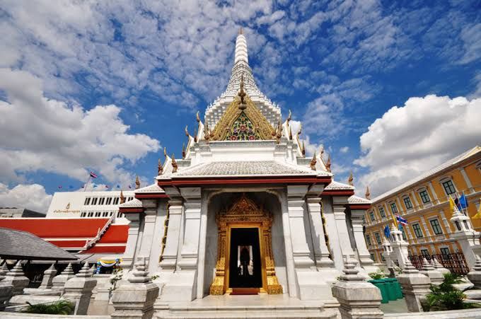 เช็คอิน 8 พิกัด ไหว้แล้วปัง วันหยุดยาว