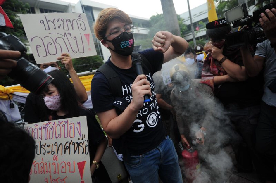 กลุ่มภาคีนักศึกษาศาลายา จัดกิจกรรมอ่านแถลงการณ์เรียกร้องให้ พล.อ.ประยุทธ์ จันทร์โอชา ลาออกจากตำแหน่งนายกรัฐมนตรีและแก้ไขรัฐธรรมนูญ 60 ที่เกี่ยวกับการยกเลิก สว.250 คน ที่ทำเนียบรัฐบาล