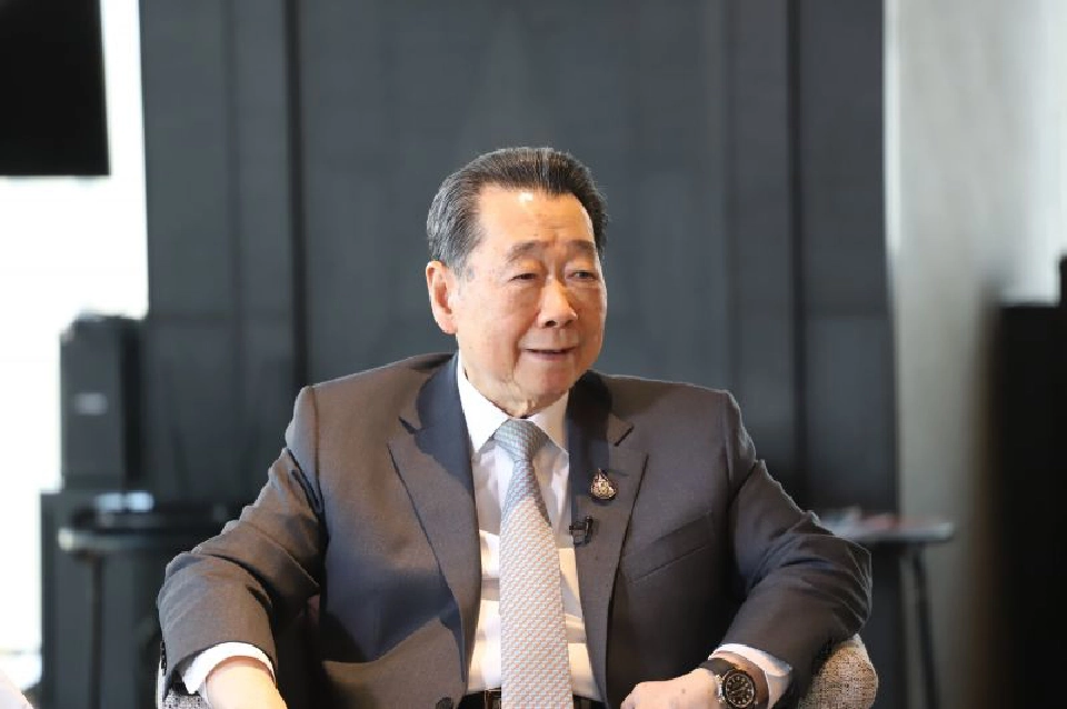 ธนินท์ เจียรวนนท์ 