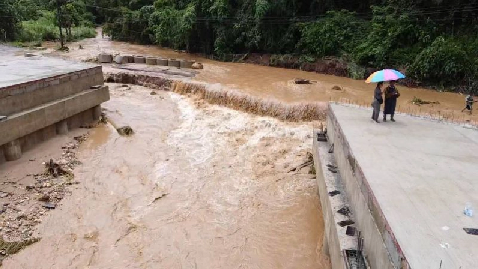 เหนืออ่วม"น้ำป่าไหลหลากท่วมหลายพื้นที่