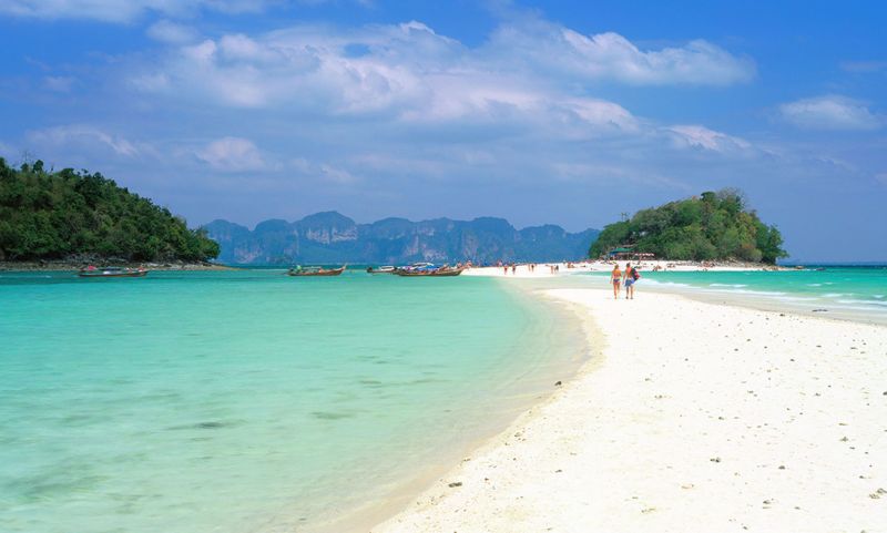 ส่องชีพจร ‘เศรษฐกิจไทย’ ในวันที่ลมหายใจรวยริน ผ่านนักเศรษฐศาสตร์ มธ.  
