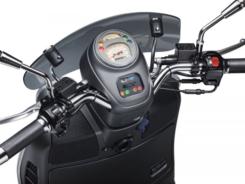 แรงบรรดาลใจจากทีมแข่ง เวสป้าส่งซีรีส์พิเศษ Vespa Sei Giorni II Edition 300 HPE 