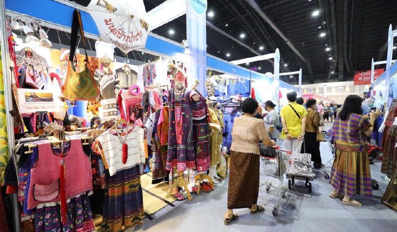 “ศิลปาชีพประทีปไทยฯ”วันแรกโกยยอด 42 ล้านบาท