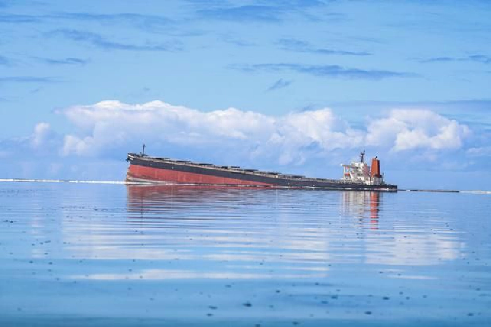 ระบบนิเวศพังพินาศ มหันตภัยน้ำมันรั่วหมู่เกาะ “มอริเชียส”