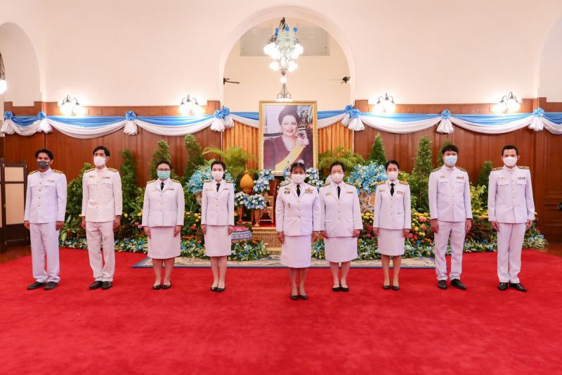 รมว.กระทรวงดิจิทัลฯ นำผู้บริหาร ข้าราชการร่วมพิธีลงนามถวายพระพรเนื่องในวันแม่แห่งชาติ