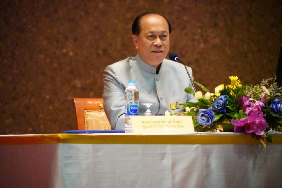  พล.อ.อนุพงษ์ เผ่าจินด