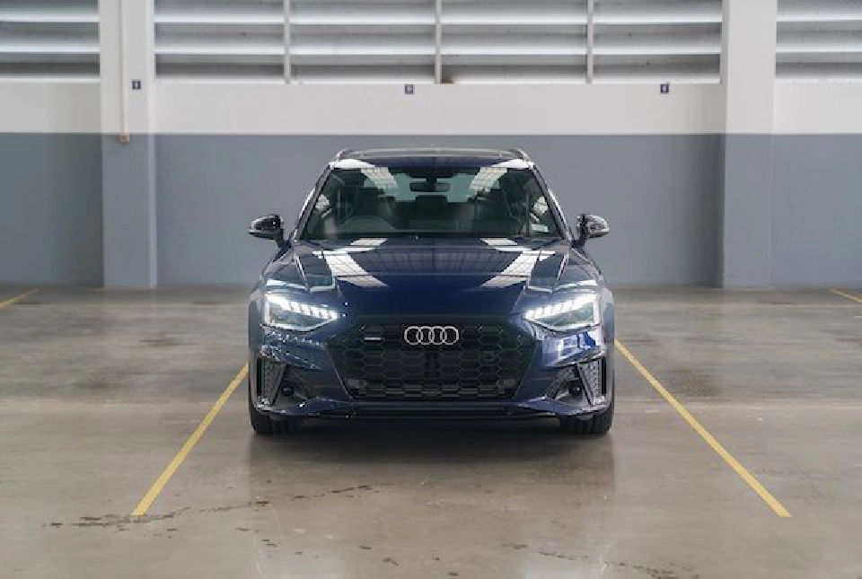 Audi A4 Avant 45 TFSI quattro S line Black Edition 