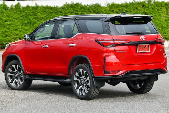 Toyota Fortuner Legender 