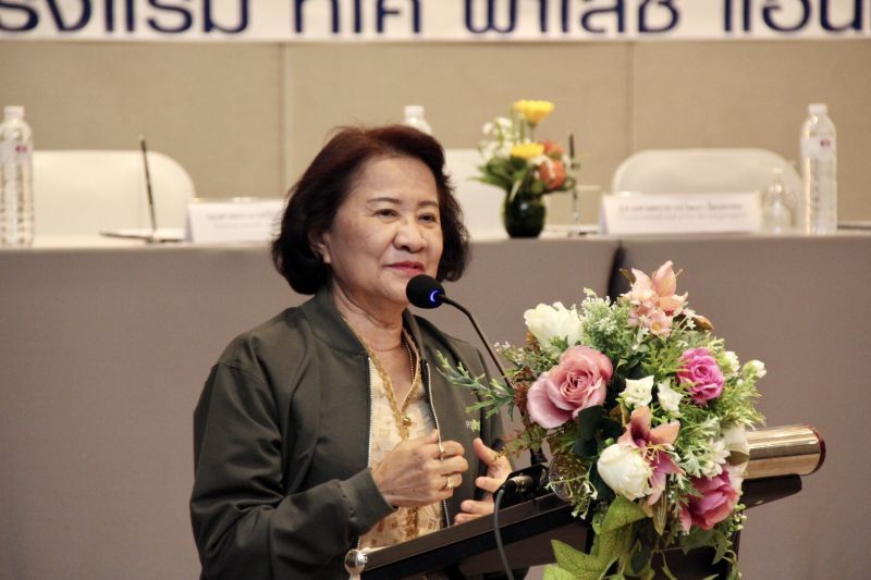 รศ.ดร.ดารณี อุทัยรัตนกิจ ประธานอนุกรรมการกำกับทิศทางโครงการครูรัก(ษ์)ถิ่น กสศ.