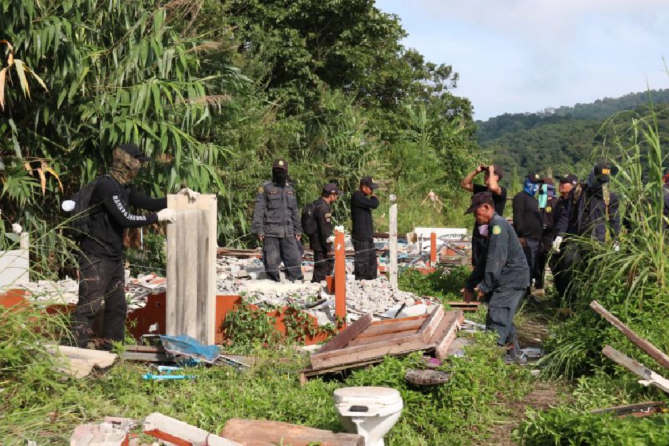 ลุยรื้อรีสอร์ทผิดกฎหมาย"ดอยม่อนแจ่ม"