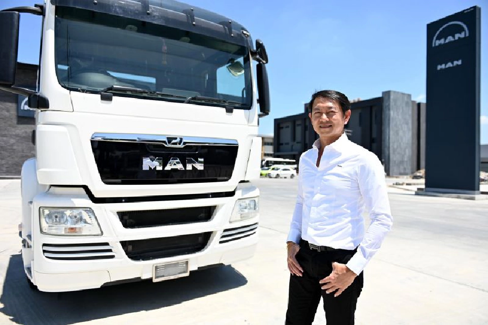  นายยุทธนา สมประยูร กรรมการผู้จัดการ บริษัท เค-แมน ออโต้ เซอร์วิส จำกัด 