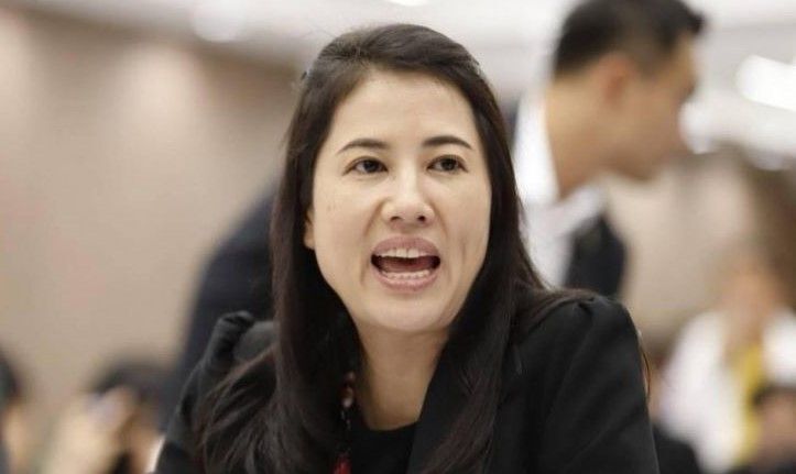  ปารีณา ไกรคุปต์ 
