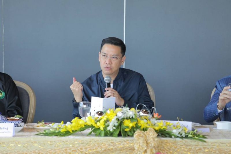นายพุทธิพงษ์ ปุณณกันต์ รัฐมนตรีว่าการกระทรวงดิจิทัลเพื่อเศรษฐกิจและสังคม (ดีอีเอส)