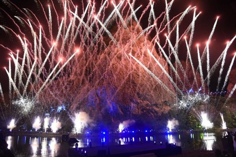 เที่ยวเท่"ราชบุรี"ชมคอนเสิร์ตอุทยานหิน"เขางู"