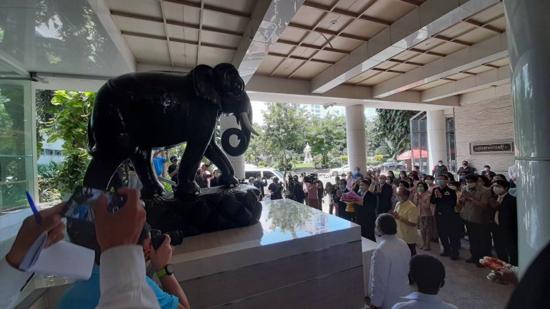 คลัง ทำพิธีบวงสรวงองค์ช้างคู่ประจำกระทรวง