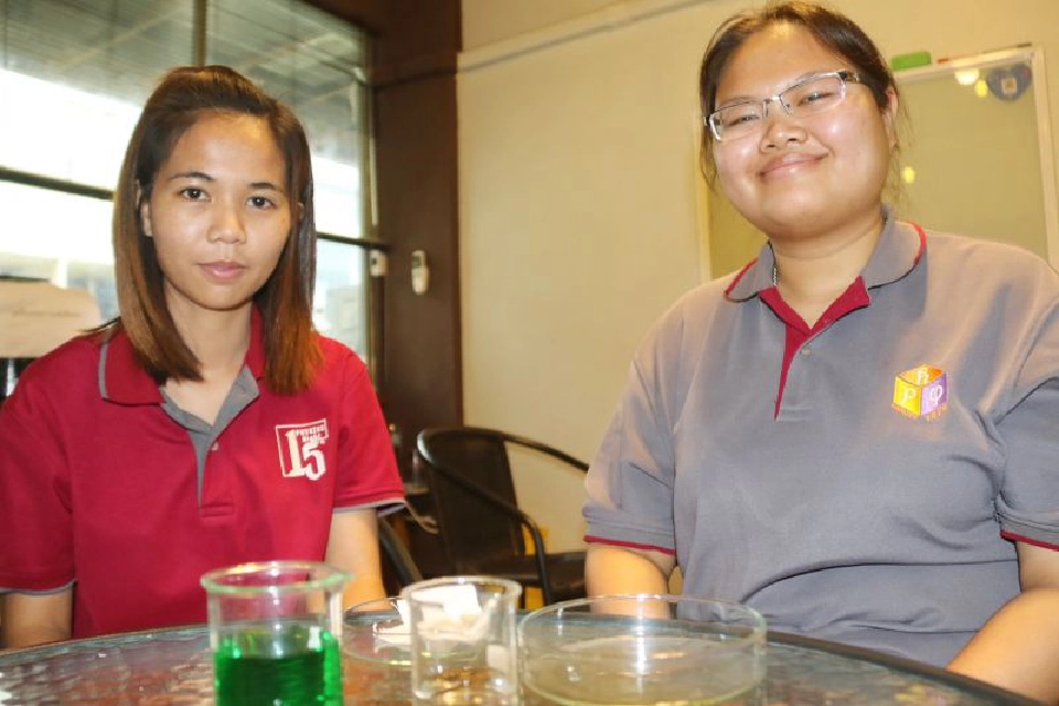 “สเปรย์สะท้อนน้ำจากแกลบ” เพิ่มมูลค่าของเหลือทิ้ง