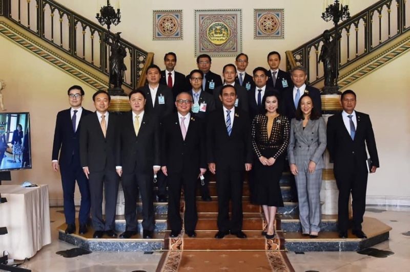 นายกฯร่วมวงคุย นักเศรษฐศาสตร์ หารือแนวทางขับเคลื่อนประเทศ