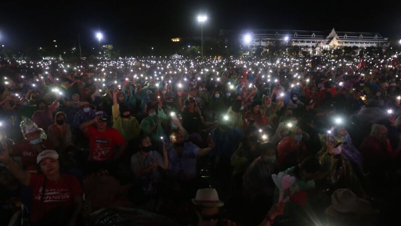 “โจชัว หว่อง” ชม “ม็อบธรรมศาสตร์” 