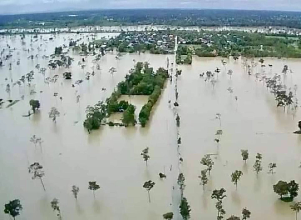 สภาพน้ำท่วม ตำบลตานี อ.ปราสาท จ.สุรินทร์. 