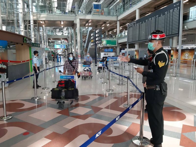  "สุชาติ" ห่วง 25 แรงงานไทยกลับจากลิเบีย เข้มดูแลหลังกักตัว 14 วัน  