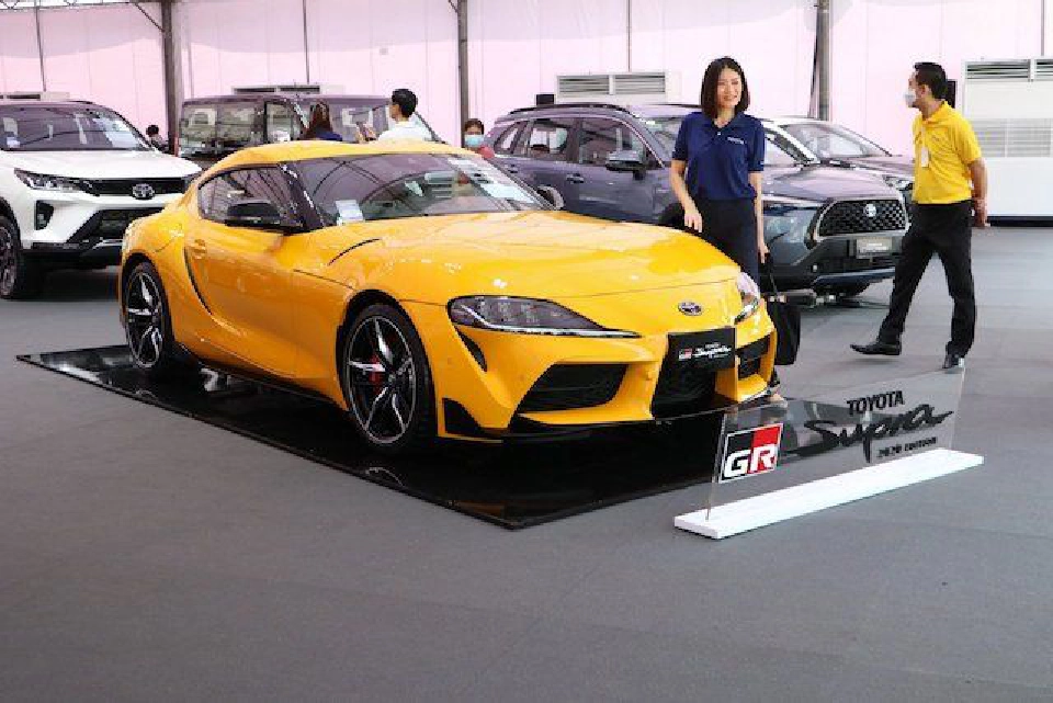 โตโยต้า จัดตลาดนัดกระตุ้นเศรษฐกิจ ขาย น้ำพริก จนถึง คอนโด