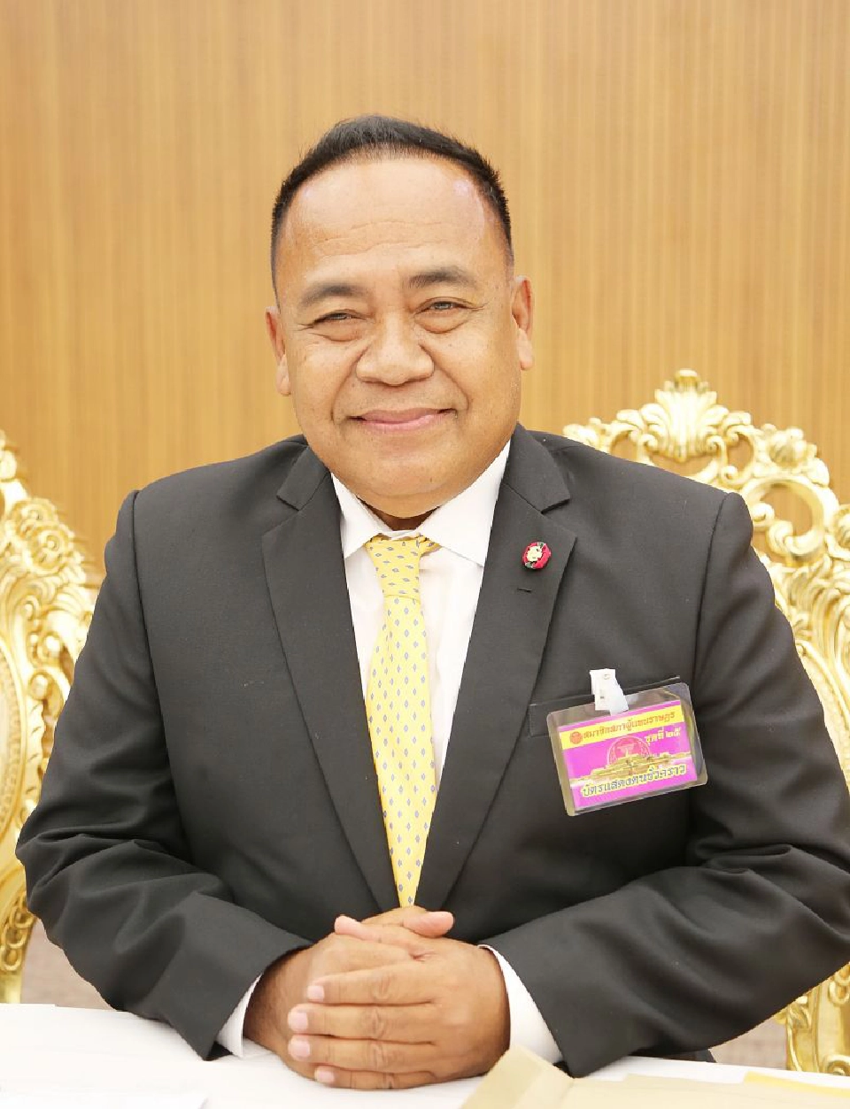 นริศ ขำนุรักษ์