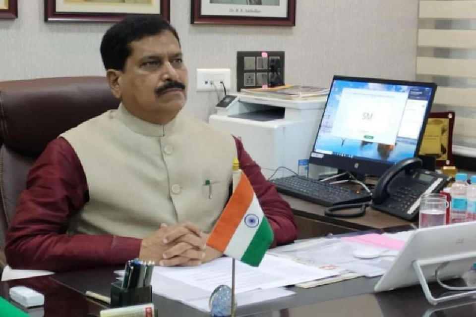 นายสุเรศ อันกาดี