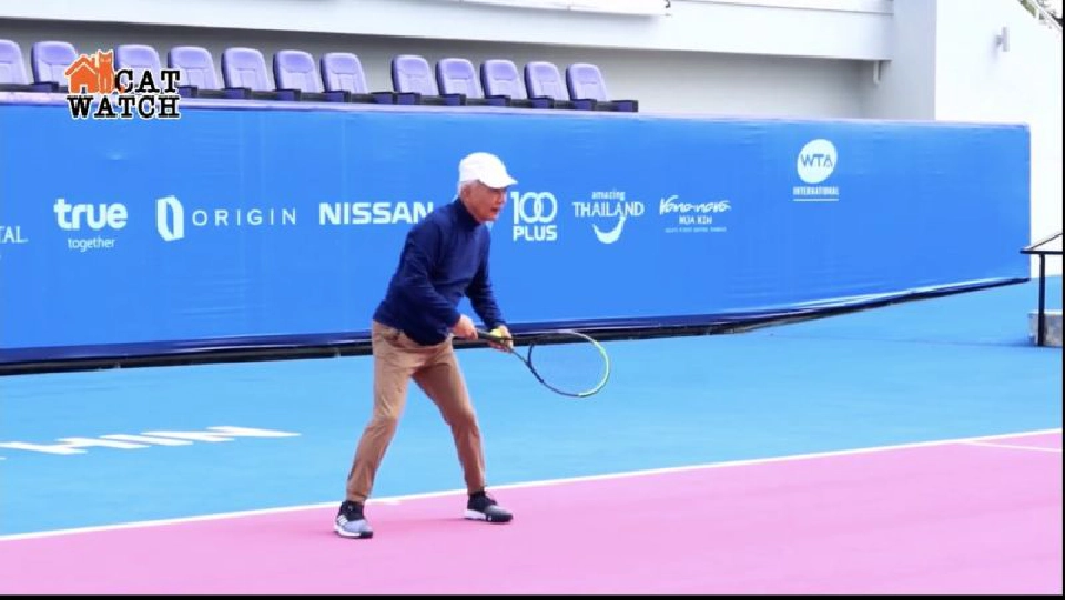 หลุดเฟรม “สุวัจน์ ลิปตพัลลภ” กับวันสบายๆ ที่หัวหิน