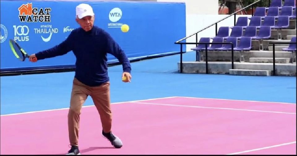 หลุดเฟรม “สุวัจน์ ลิปตพัลลภ” กับวันสบายๆ ที่หัวหิน