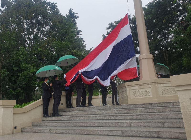 “เจ้าสัวธนินท์”นำทัพเครือซีพี จัดกิจกรรมเคารพธงชาติ