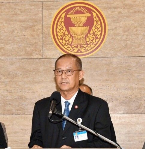 นายสมบูรณ์ อุทัยเวียนกุล 