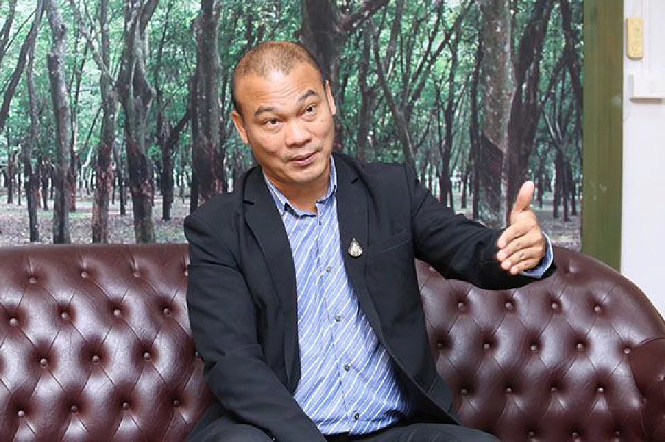 สุนทร รักษ์รงค์ 