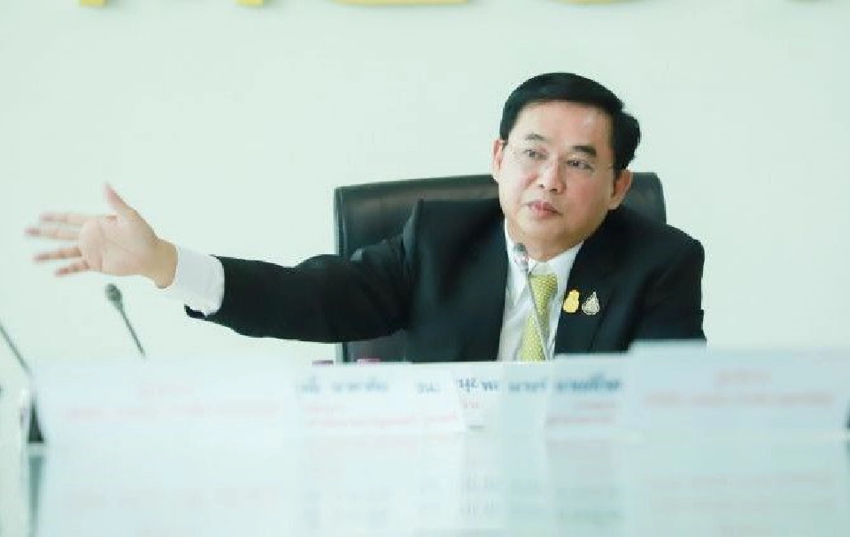 นายอนุชา นาคาศัย