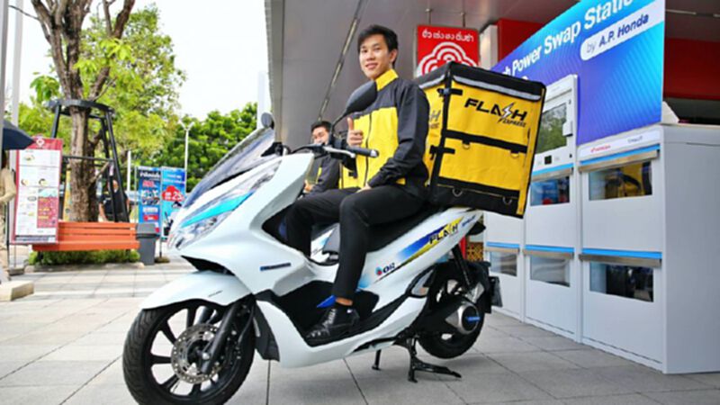 ฮอนด้า ส่ง " PCX Electric" ให้กับแฟลชเอ็กซ์เพรสใช้ขนส่งของเป็นครั้งแรก ฮอนด้า ส่ง " PCX Electric" ให้กับแฟลชเอ็กซ์เพรสใช้ขนส่งของเป็นครั้งแรก