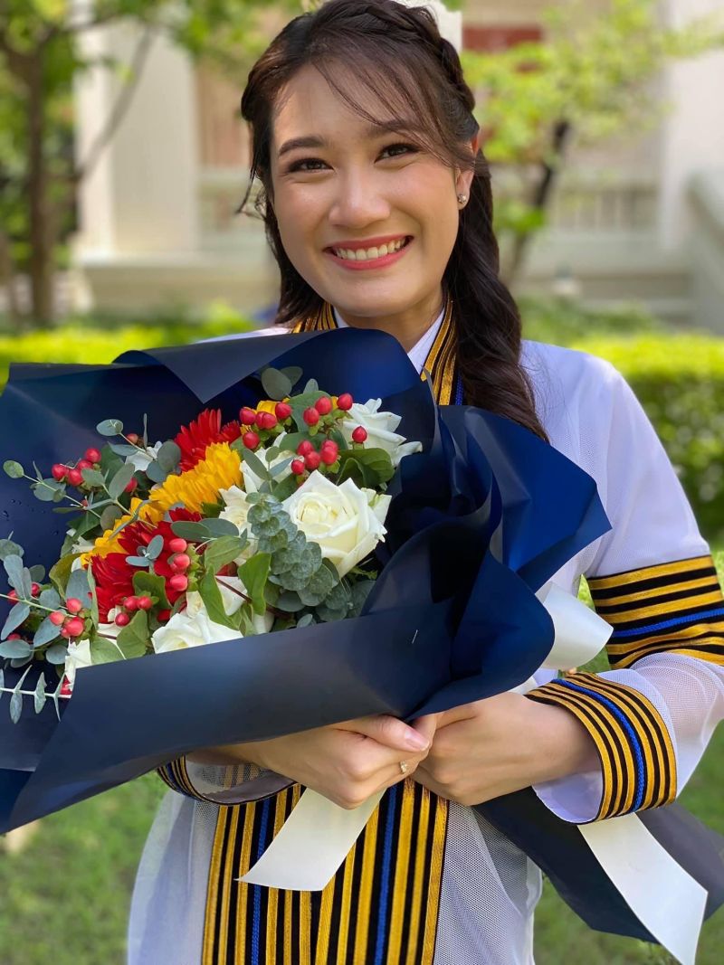 “จุรินทร์”ภูมิใจลูกสาวรับปริญญาบัตรจากพระหัตถ์สมเด็จพระกนิษฐาธิราชเจ้าฯ