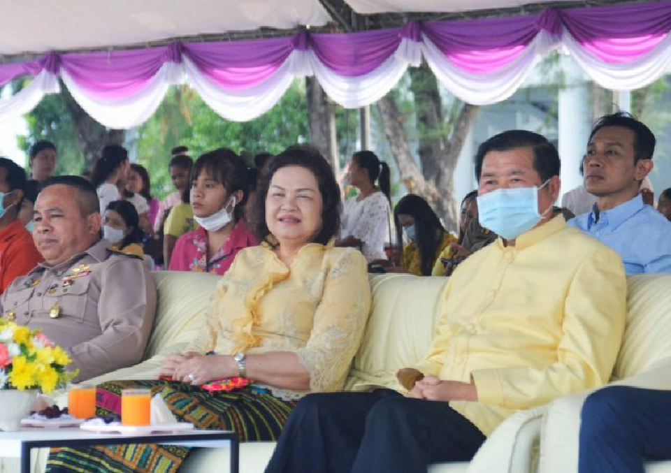  “นิพนธ์”นำชาวสงขลาสืบสานประเพณีลากพระตักบาตรเทโว