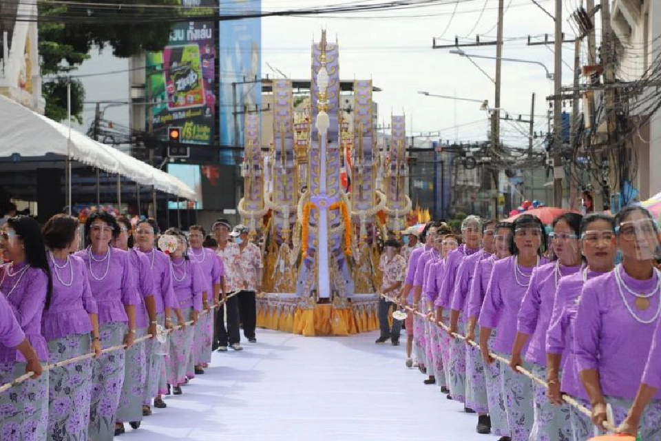 "พุ่มเมือง"มลังเมลืองออกพรรษางาน"ชักพระบ้านดอน"