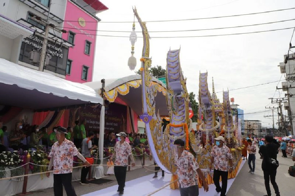 "พุ่มเมือง"มลังเมลืองออกพรรษางาน"ชักพระบ้านดอน"