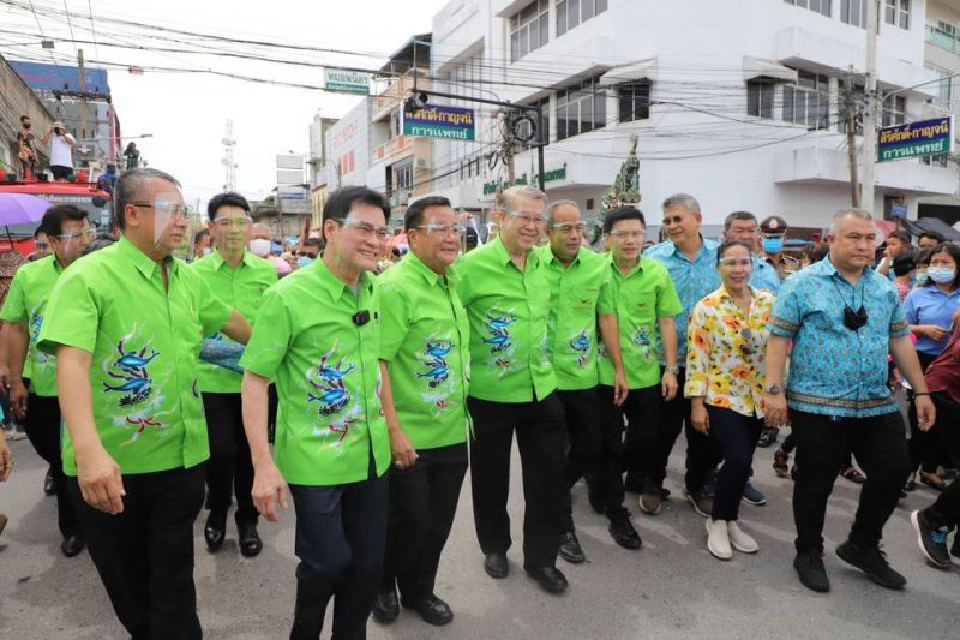 "พุ่มเมือง"มลังเมลืองออกพรรษางาน"ชักพระบ้านดอน"