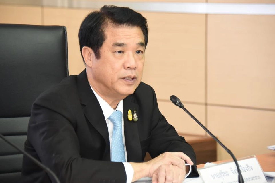 นายสุริยะ จึงรุ่งเรืองกิจ รัฐมนตรีว่าการกระทรวงอุตสาหกรรม 