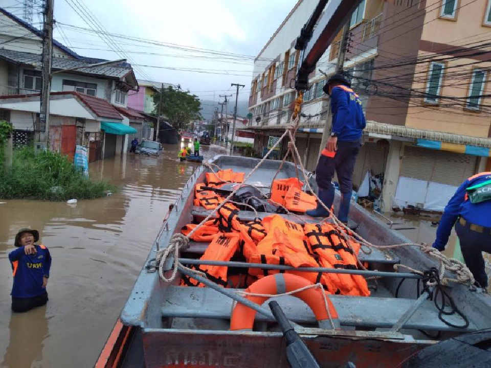 สั่ง “เจ้าท่า”  ตั้งศูนย์ประสบภัยปากช่อง  หลังน้ำป่าท่วมบ้าน