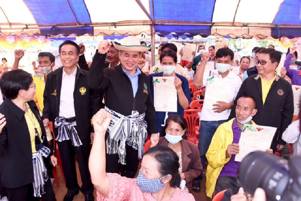 "ธรรมนัส"เดินสายอีสาน ติดตามโครงการโซนนิ่งนครพนม