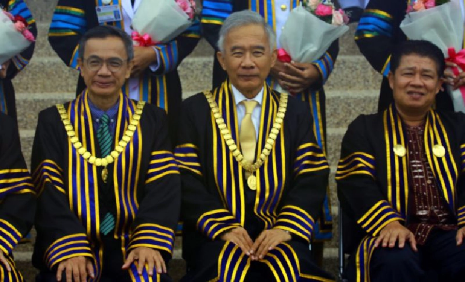 “สุวัจน์”ขอให้บัณฑิตเสียสละร่วมสร้างสำนึกรักชาติ  