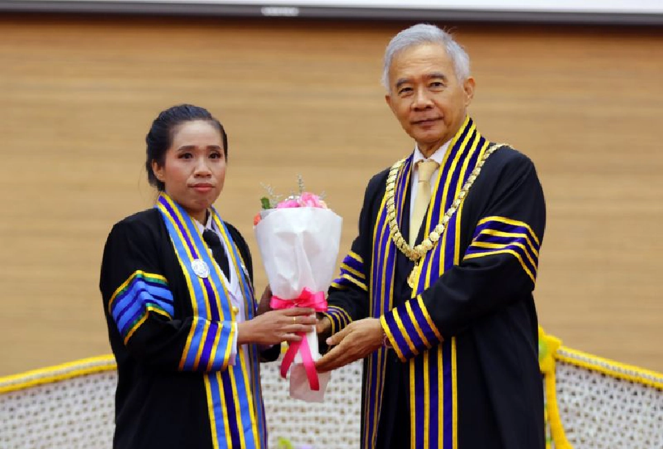 “สุวัจน์”ขอให้บัณฑิตเสียสละร่วมสร้างสำนึกรักชาติ  