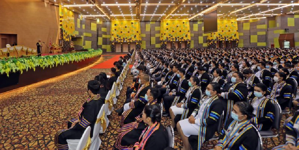 “สุวัจน์”ขอให้บัณฑิตเสียสละร่วมสร้างสำนึกรักชาติ  