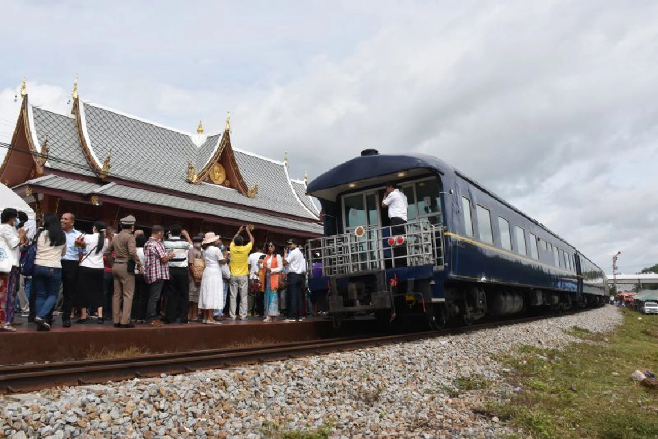 ป่าไม้ไฟเขียวสร้างองค์"พ่อท่านคล้าย วาจาสิทธิ์"ใหญ่สุดบนเขาศูนย์