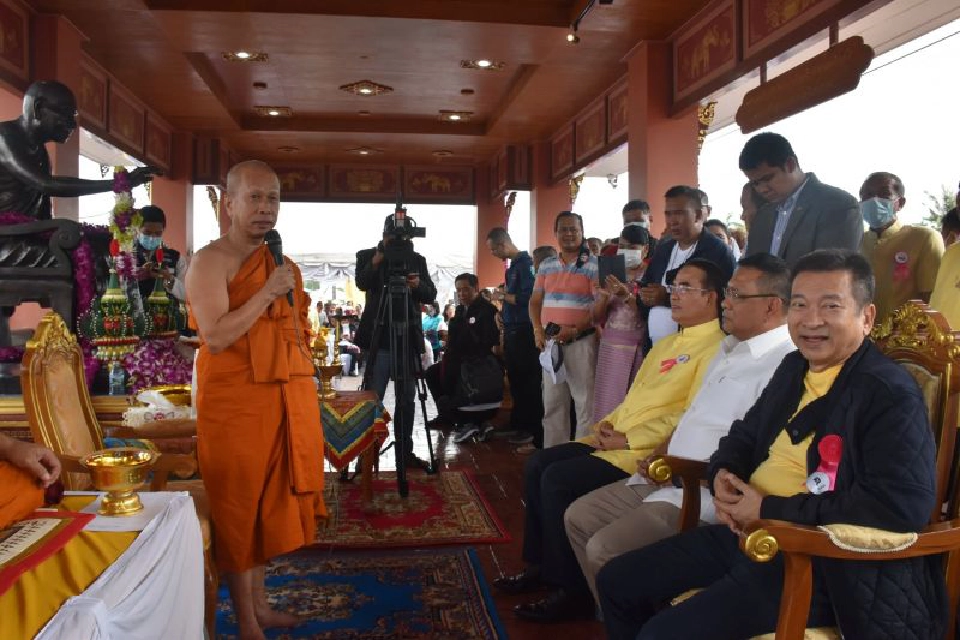 ป่าไม้ไฟเขียวสร้างองค์"พ่อท่านคล้าย วาจาสิทธิ์"ใหญ่สุดบนเขาศูนย์