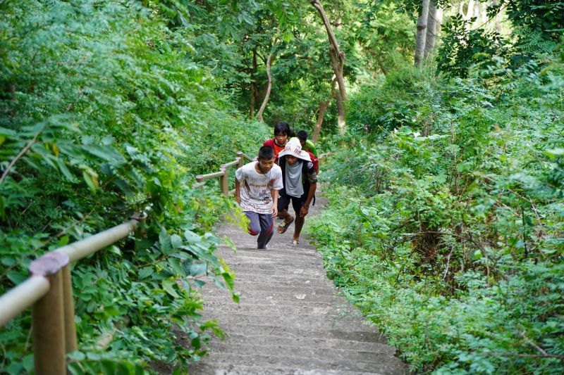 ขึ้นยอด"เขาหน่อ" ไม่เจอพญาวานรยังมี"วิว"สุดว๊าว