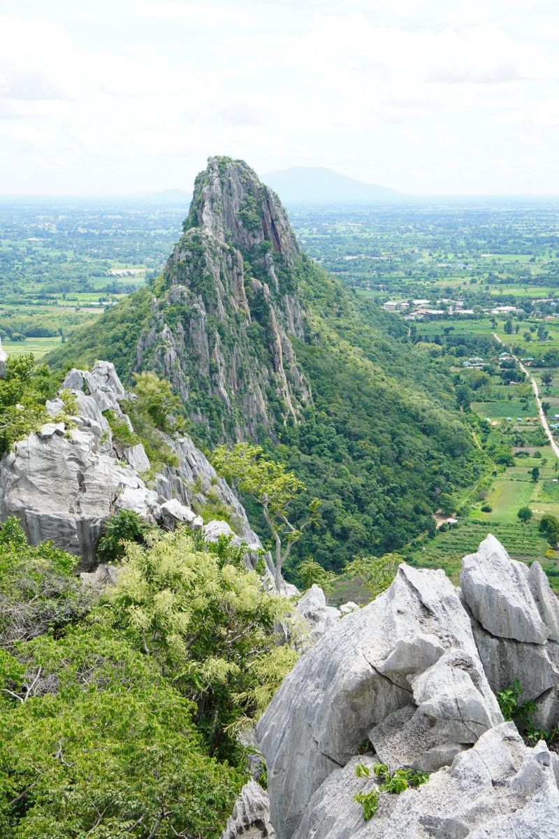 ขึ้นยอด"เขาหน่อ" ไม่เจอพญาวานรยังมี"วิว"สุดว๊าว