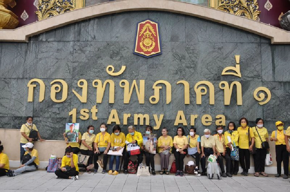 ประมวลภาพ 14 ตุลาคม 2563 หลายกลุ่มทยอยยึดพื้นที่ราชดำเนิน